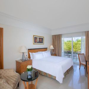 Deluxe Room Aqua King Bed